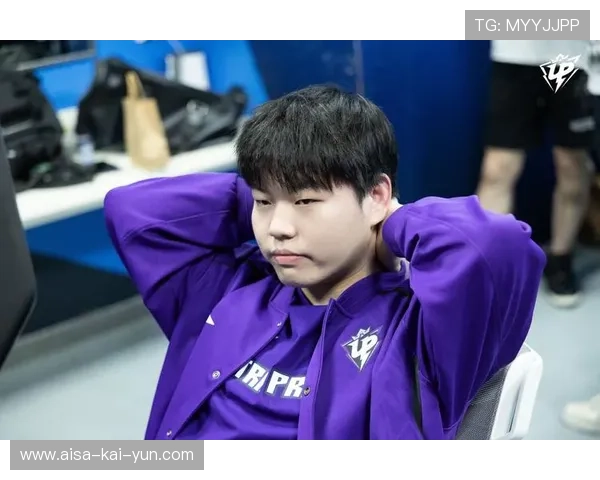 LPL加赛中野捡资源建立优势滚起雪球